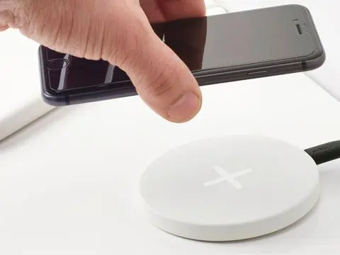 手機(jī)無線充電，從Qi標(biāo)準(zhǔn)到更快充電體驗(yàn)